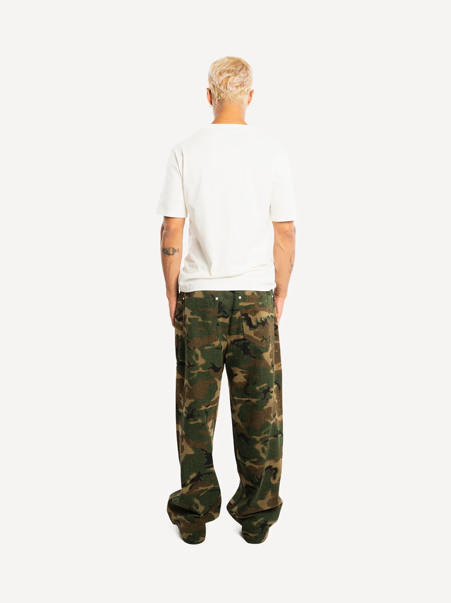 Baggy Fit Camo Jeans - Image 4