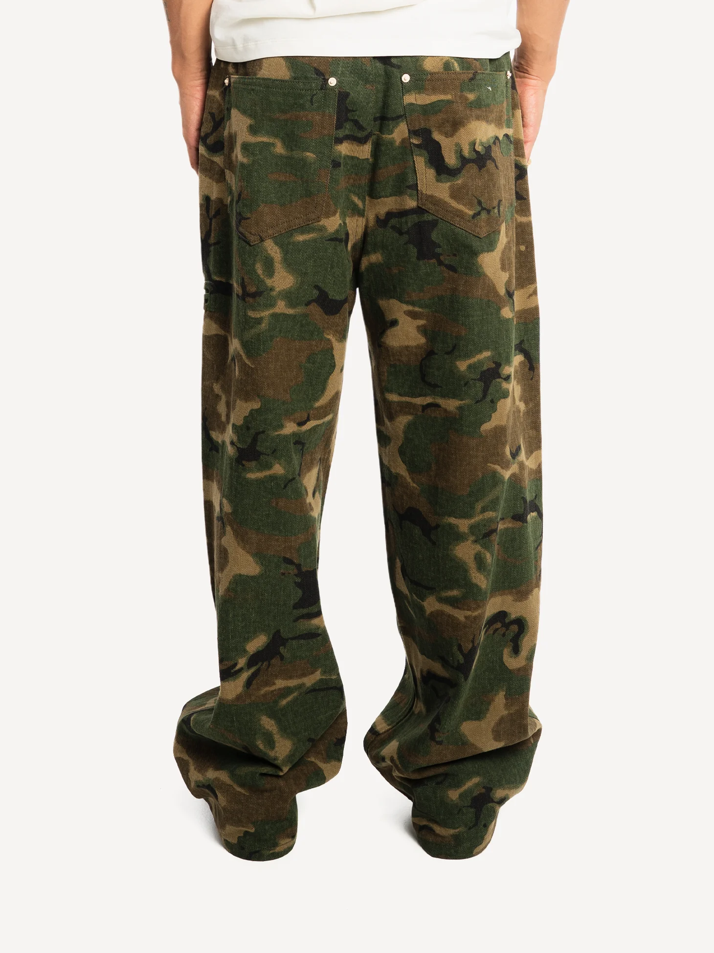Baggy Fit Camo Jeans - Image 8