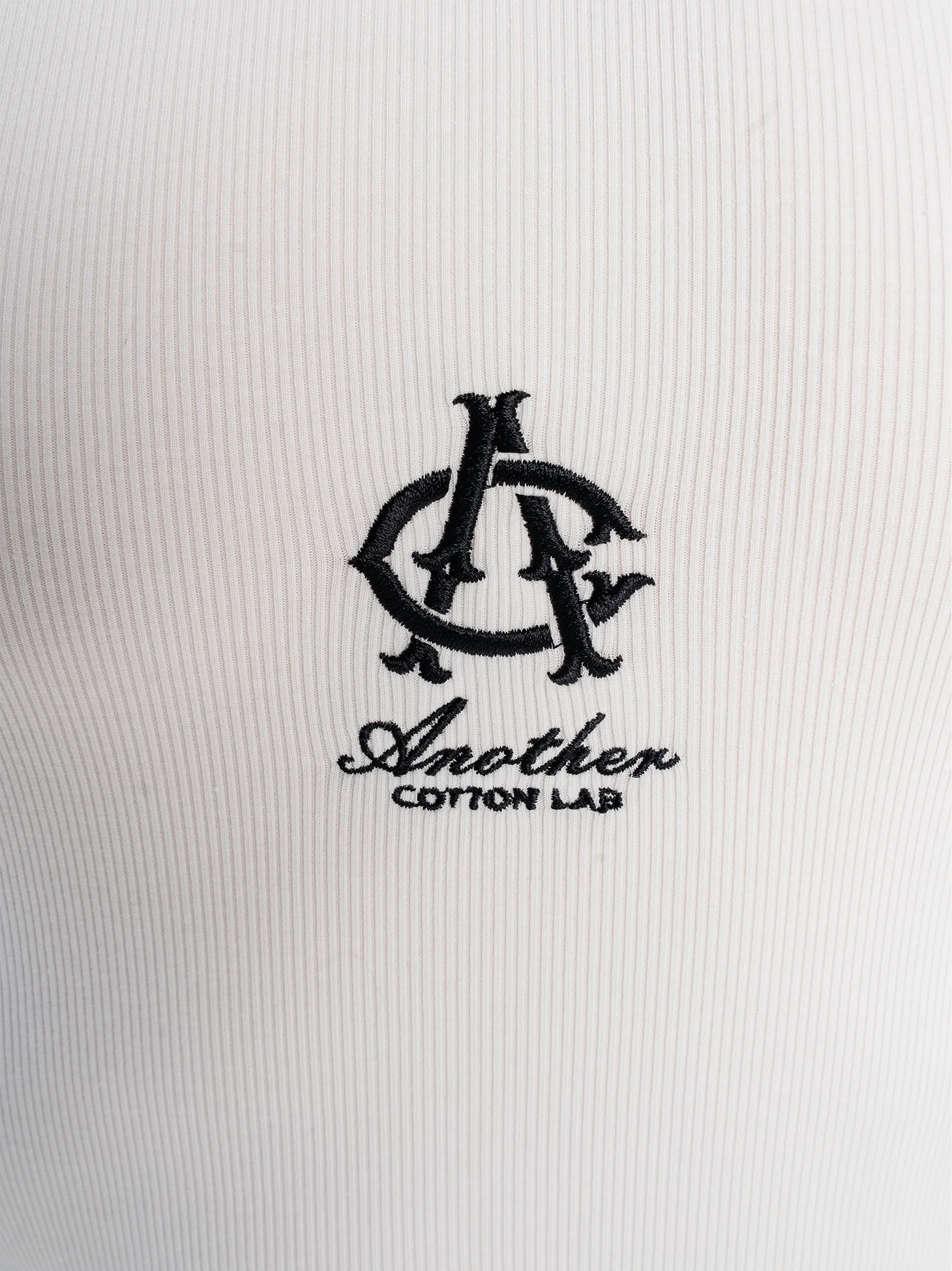 Crest Ripped Tanktop - Image 16