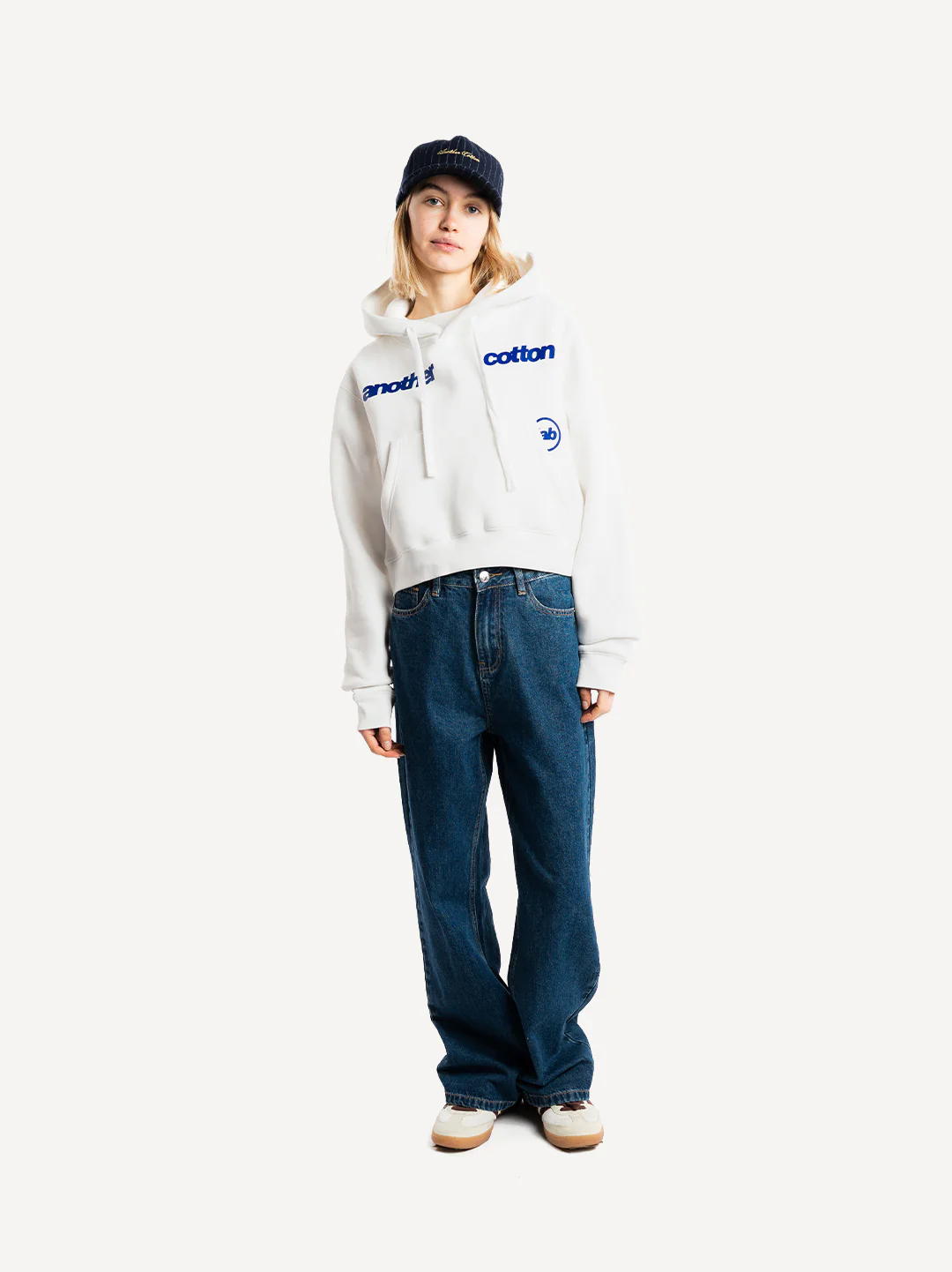 Pods Cropped Hoodie - Image 3